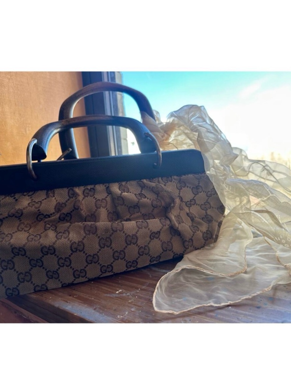 GUCCI Fall 2002 Tom Ford Classic Brown Monogrammed GG Canvas
Wood Handle Doctor